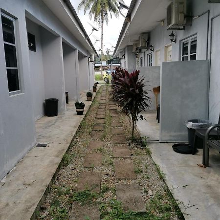 Oyo Home 90308 Chily Guest House Langkawi Exterior foto