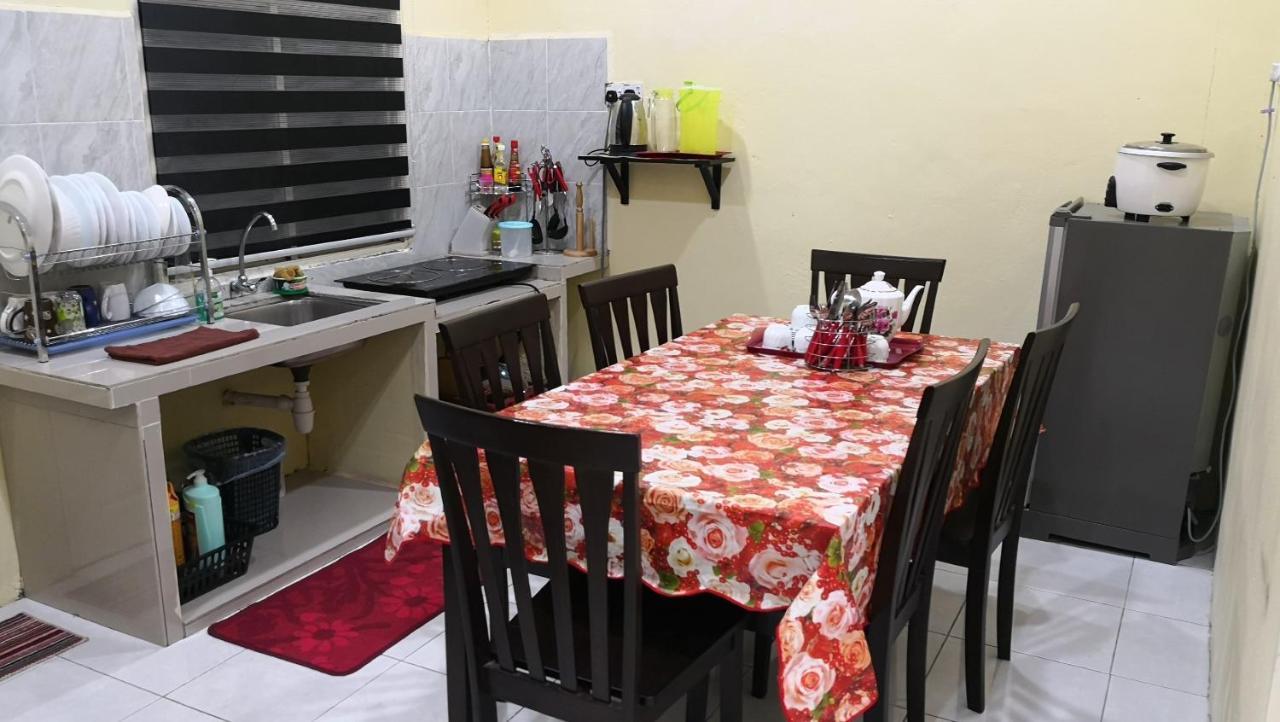 Oyo Home 90308 Chily Guest House Langkawi Exterior foto